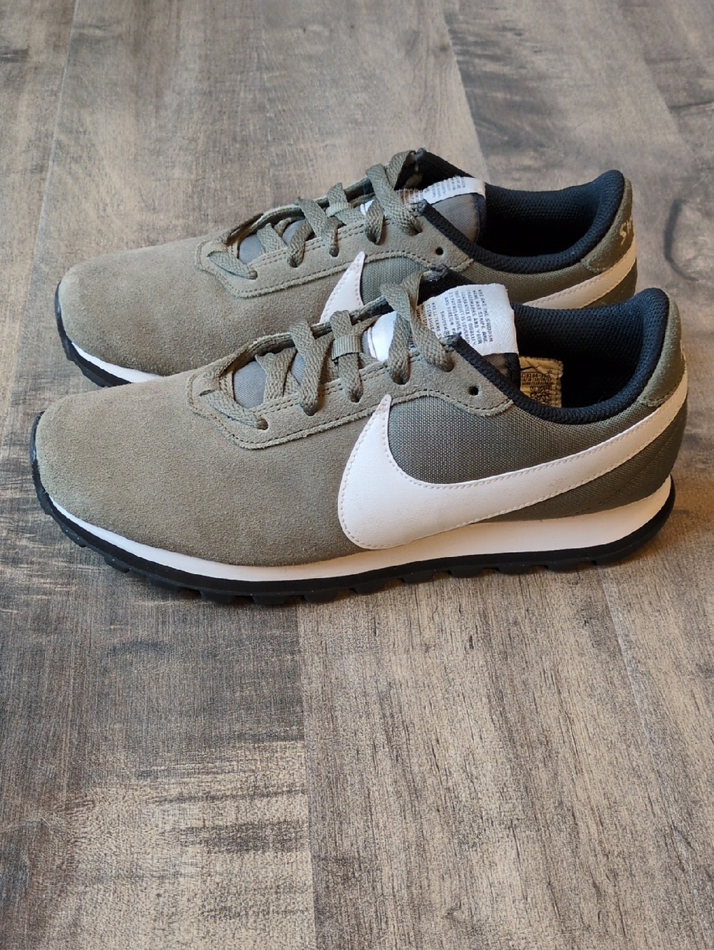 Nike Womens Pre-Love O.X. Green AO3166-300 Sneakers Size 9.5
